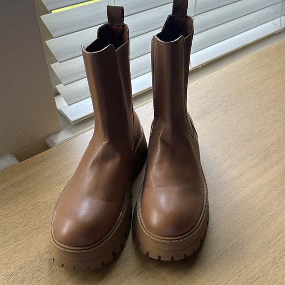 Pull & bear tan boots - Picture 2 of 4
